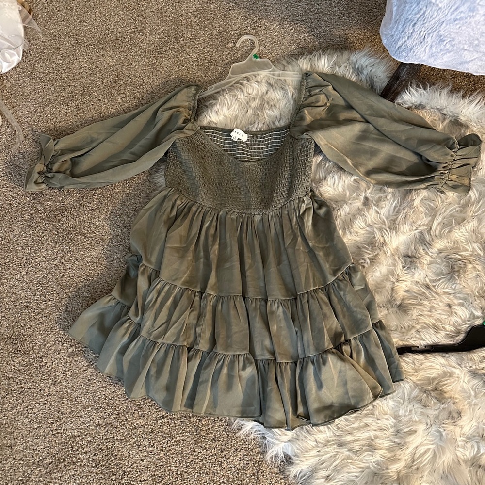Dress - never worn size medium (too big for me)